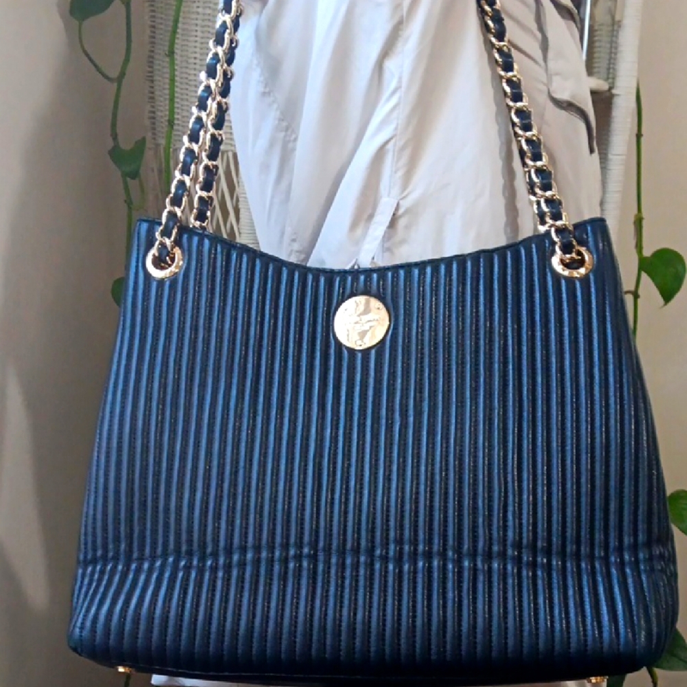 Henry Bendel ChainLink Shoulderbag w Dust Bag Signature Embossed Blk Lg NWOT